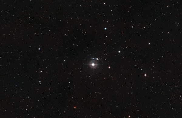 哈勃望远镜拍下ngc7714被吞食的照片